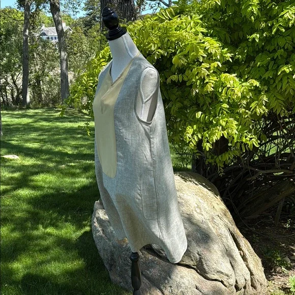 Mel en Stel Sleeveless Gray and Beige Top - Picture 2 of 6